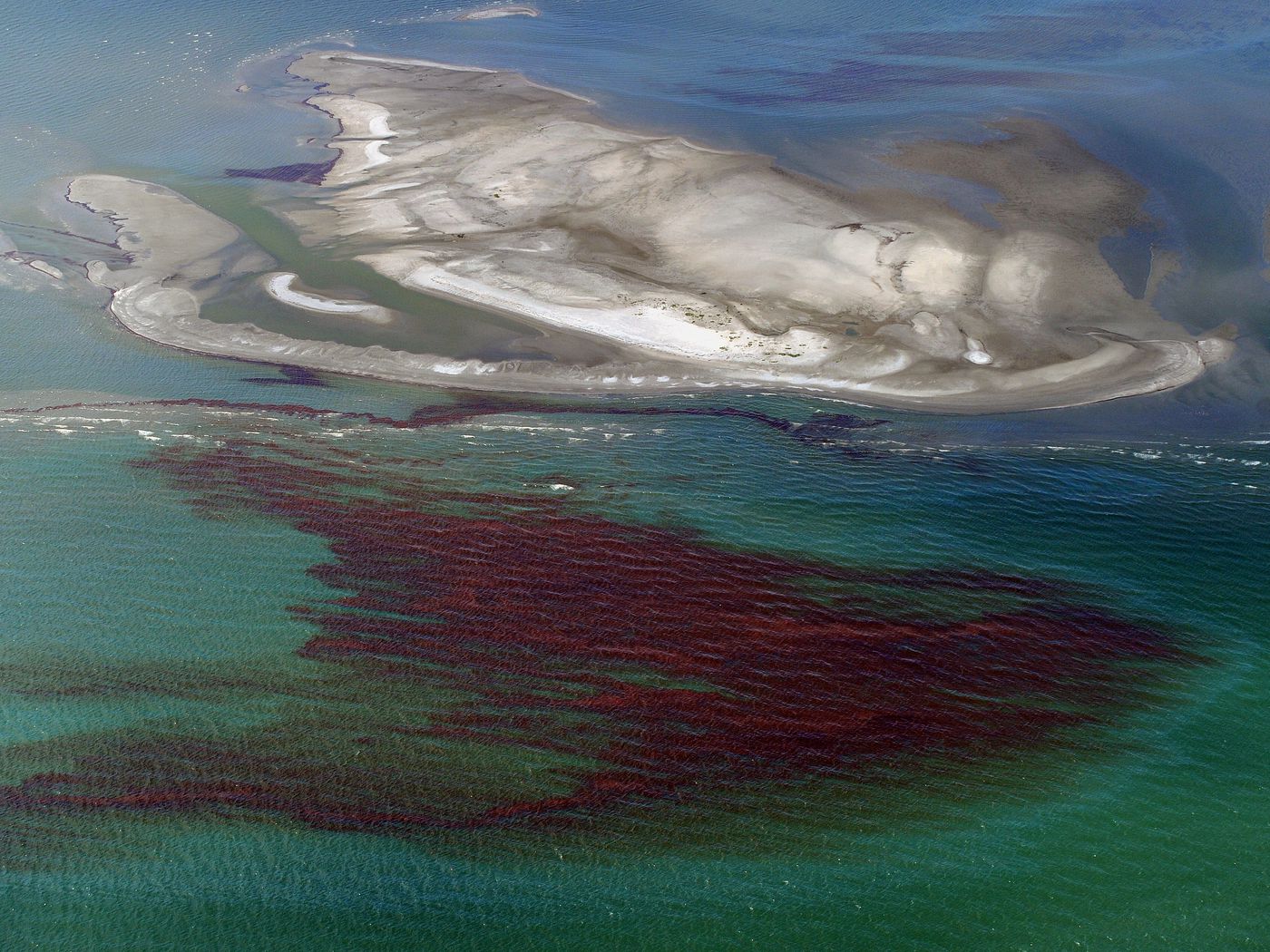 Aerial view of the Deepwater Horizon oil spill at its peak in 2010